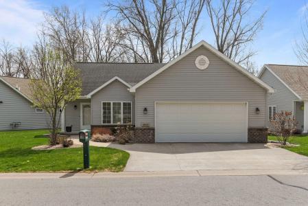 4923 W Woods Creek Lane, Appleton, Wisconsin 54913, USA