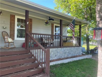 210 Shady Oak Street, Somerville, Texas 77879