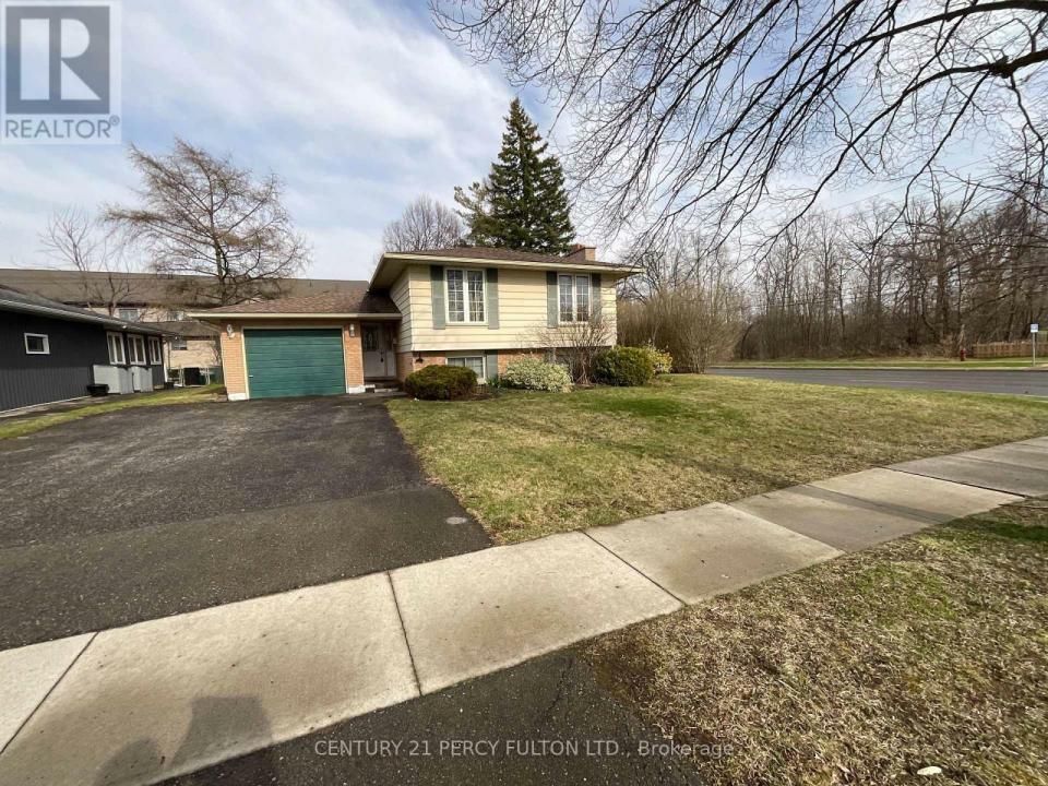 2 TRELAWN PARKWAY EAST, Welland (n. Welland), Ontario L3C 1W3, Canada