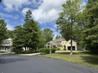 125 W Shore Woods, Douglas, Michigan 49406, USA