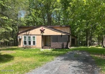 94 Cedarwood Terrace, Lake Ariel, Pennsylvania 18436, USA