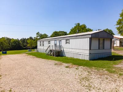 361 Townsend Street, Zavalla, Texas 75980, USA