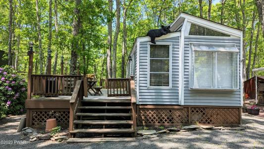 134 Crescent Drive, Milford, Pennsylvania 18337, USA