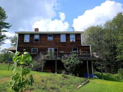 987 Upper Street, Turner, Maine 04282, USA