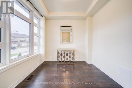 8 BRUCE WELCH AVENUE, Georgina (keswick South), Ontario L4P 0J1, Canada