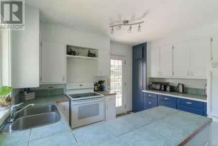 11228 CHEMAINUS ROAD, Saltair, British Columbia V9G 1Y7, Canada