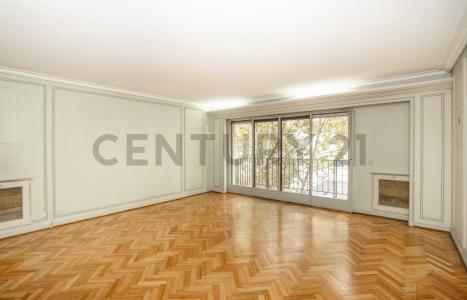 Vicente López 1641, Recoleta, Capital Federal 1010, Argentina