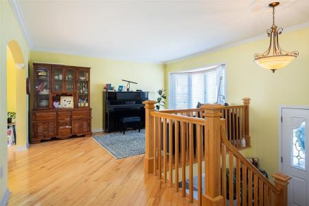34 Rue Daudelin, Kirkland, Quebec H9J 1L8, Kanada