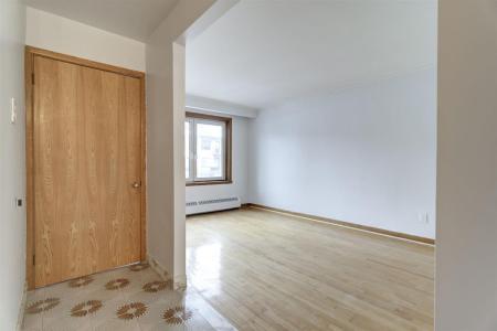 1685  Tsse Garnier, Montréal (Ahuntsic-Cartierville), كيبيك H2C 1N1, كندا 