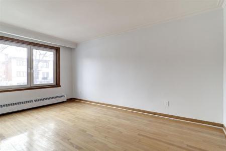 1685  Tsse Garnier, Montréal (Ahuntsic-Cartierville), كيبيك H2C 1N1, كندا 