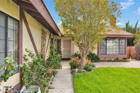 15197 Mesquite Place, Victorville, California 92394, USA