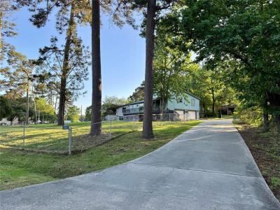 16445 Lochness Drive, Willis, Texas 77318, États-Unis