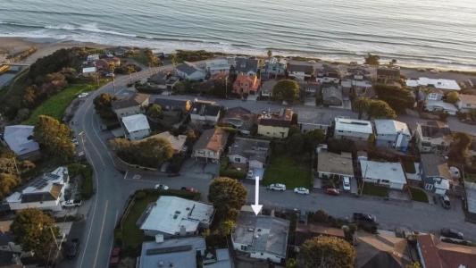 108 Santa Cruz Avenue, Aptos, California 95003, USA