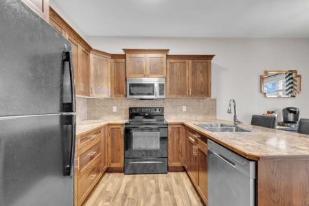 4603 RYDERS RIDGE BOULEVARD, Sylvan Lake, Alberta T4S 0G6, Canada