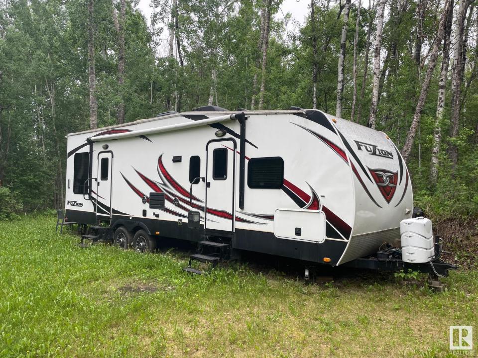 4-52111 RR25, Rural Parkland County, Alberta T7Y 3L8, Canada