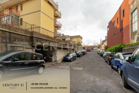 Via Caduti del Lavoro, Gravina Di Catania, Sicilia 95030, Italia