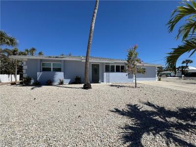 345 Donora Boulevard, Fort Myers Beach, Florida 33931, USA