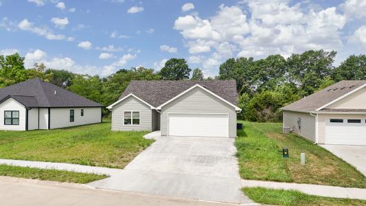 1203 StoneBridge Lane, Moberly, Missouri 65270, USA