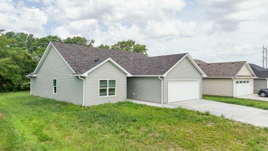 1203 StoneBridge Lane, Moberly, Missouri 65270