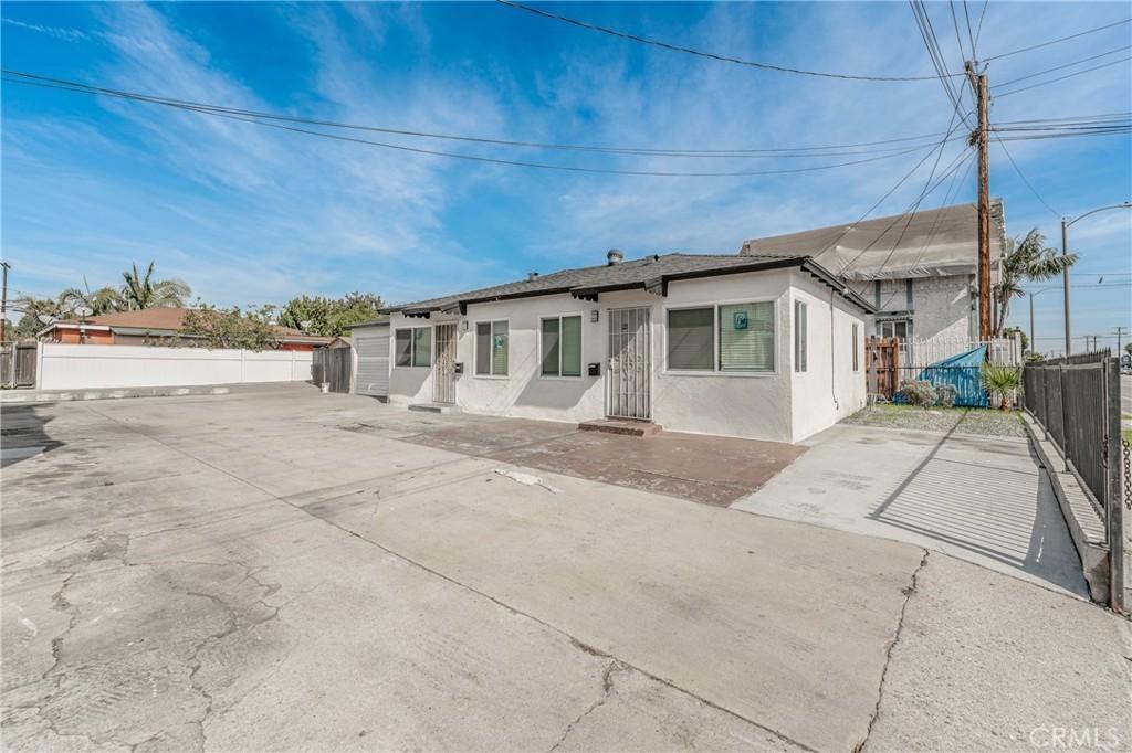 123 E. Alondra Blvd., Compton, California 90221, Stati Uniti