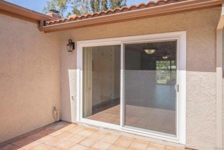 3293-D San Amadeo, Laguna Woods, קליפורניה 92637, ארצות הברית של אמריקה