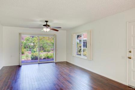3293-D San Amadeo, Laguna Woods, קליפורניה 92637, ארצות הברית של אמריקה
