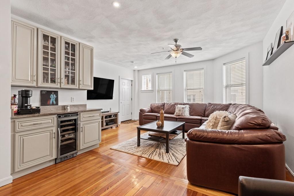 148-150 Leyden St , 2, Boston, Massachusetts 02128