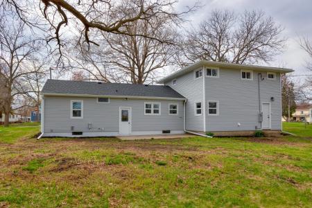 725 4th Street, Colo, Iowa 50056