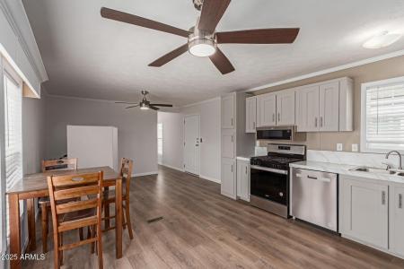 2605 W VAN BUREN Street 111, Phoenix, Arizona 85009, USA