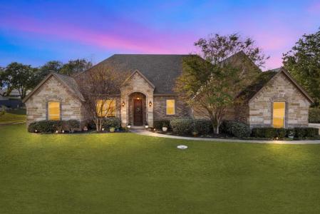 7010 Westover Drive, Granbury, Texas 76049, USA