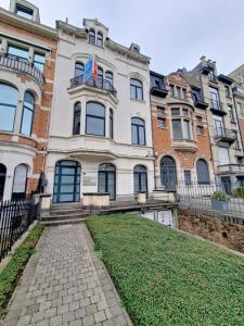 Place des Carabiniers 15, Schaarbeek, Belgien