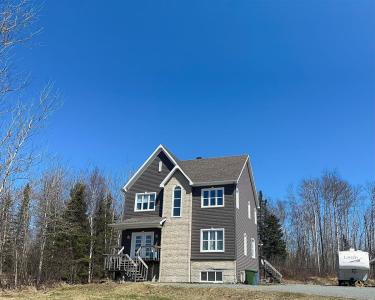 5364  Rue Saguenay, Rouyn-Noranda, Quebec J9Y 0B2, Canada