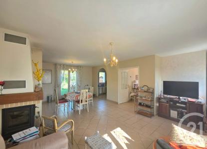 Chambly, Picardie 60230, アキタン