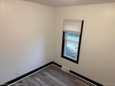 15 VIRGINIA Street, Pontiac, Michigan 48342, Estados Unidos