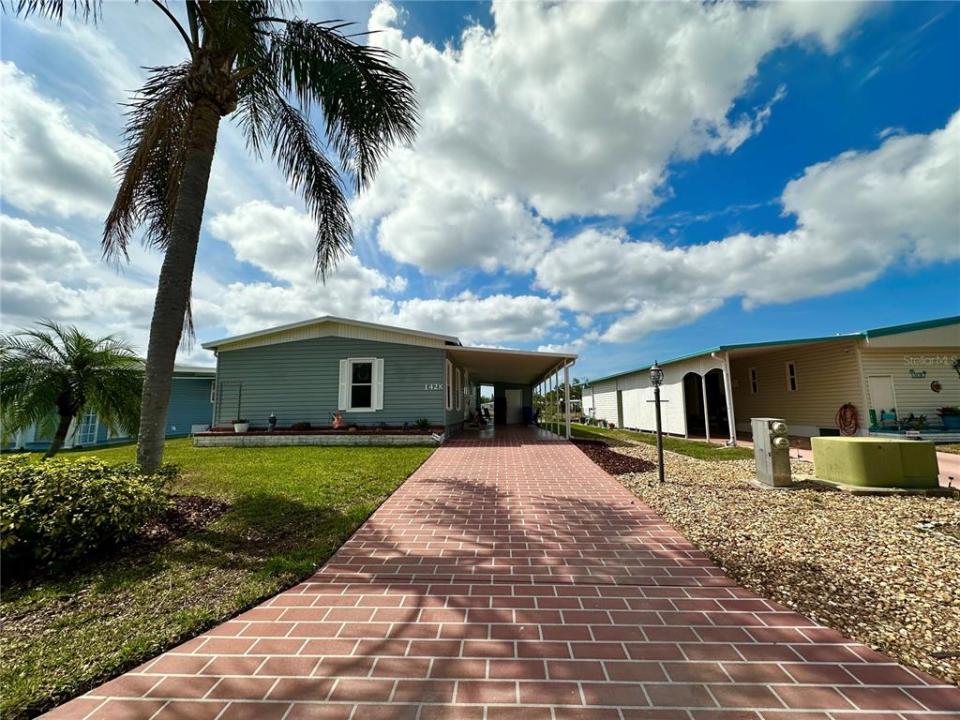 808 53rd Avenue E , 142K, Bradenton, Florida 34203