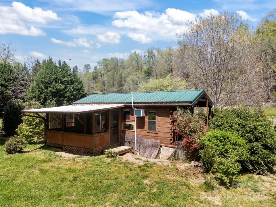2978 NC 9 Highway, Black Mountain, צפון קרוליינה 28711, ארצות הברית של אמריקה 