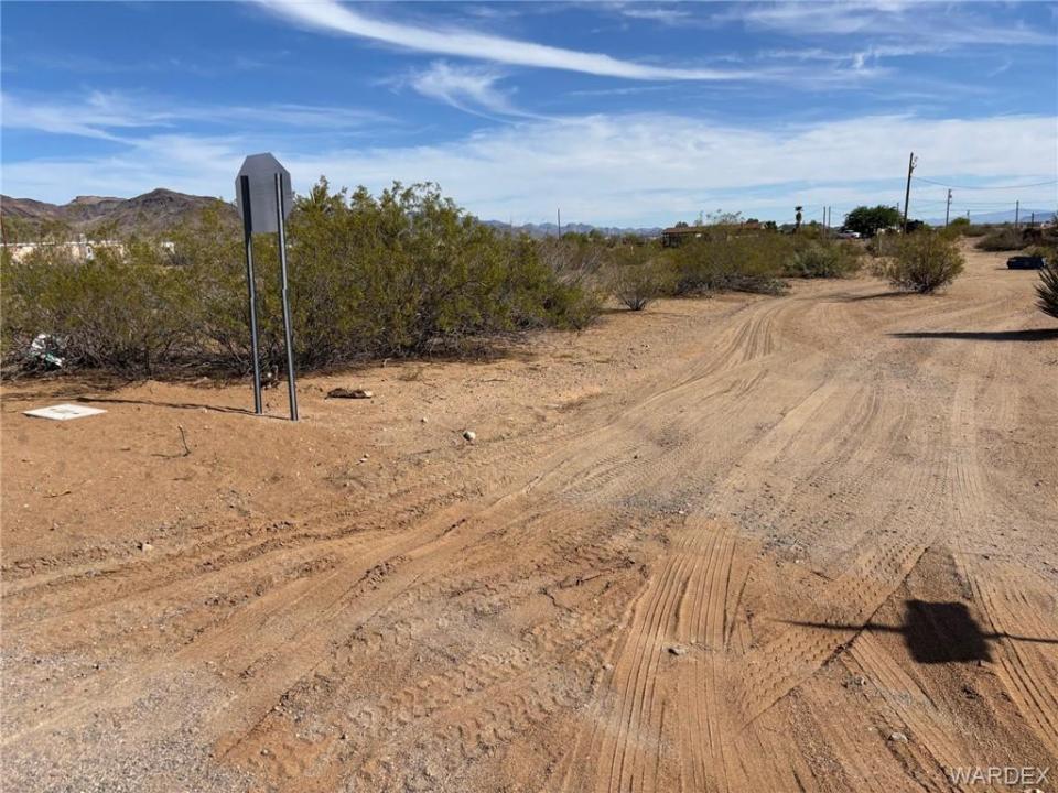 000 Hunt, Golden Valley, Arizona 86413
