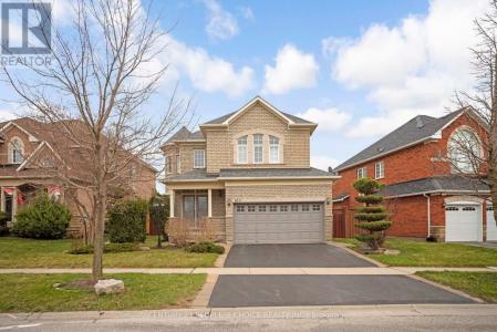 810 CRAIG CARRIER COURT, Mississauga (meadowvale Village), Ontario L5W 1A6, Canada