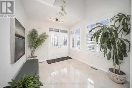 810 CRAIG CARRIER COURT, Mississauga (meadowvale Village), Ontario L5W 1A6, Canada