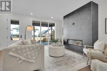 1918 FOUNTAIN GRASS DRIVE, London South (south B), 安大略省 N6K 4P9, 加拿大