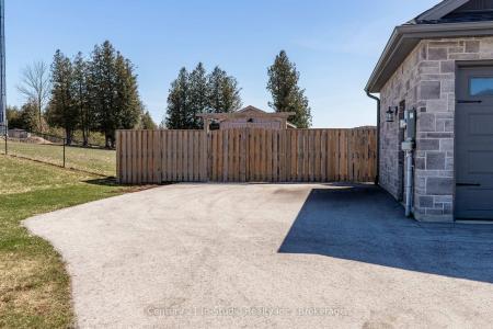 202 MEREDITH WAY, Chatsworth, Онтарио N0H 1G0, Канада
