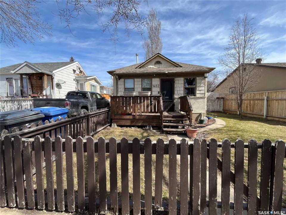 1452 103RD STREET, North Battleford, Saskatchewan S9A 1L3, Canada