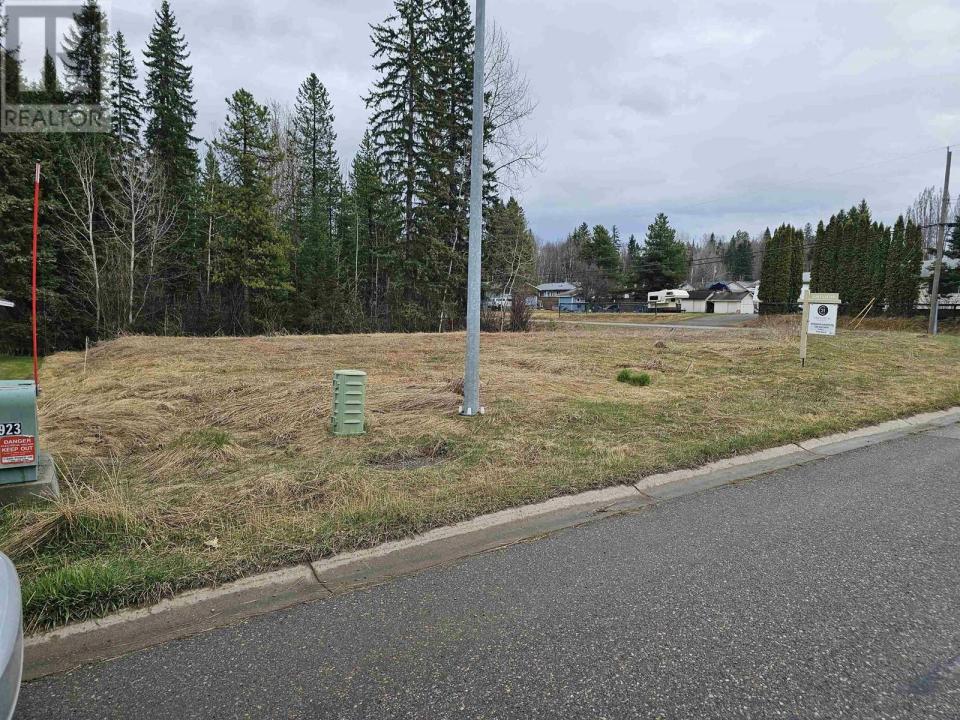 2204 MCTAVISH DRIVE, Prince George, Columbia Britannica V2K 5R5, Canada