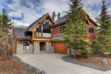 207 MISKOW CLOSE, Canmore, Alberta T1W 3G7, Canada