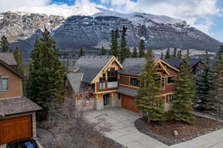 207 MISKOW CLOSE, Canmore, Alberta T1W 3G7, Canada