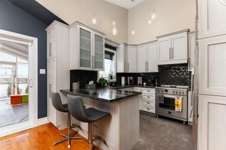 1545  Rue Georges-Bouchard, Chambly, Quebec J3L 5Y4, Canadá