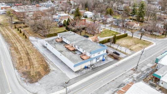 15Z-19Z Rue de la Plaisance, Bedford - Ville, Quebec J0J 1A0, Canada