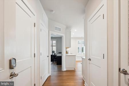 1675 Bandit Loop Unit# 202B, Reston, Virginie 20190, États-Unis