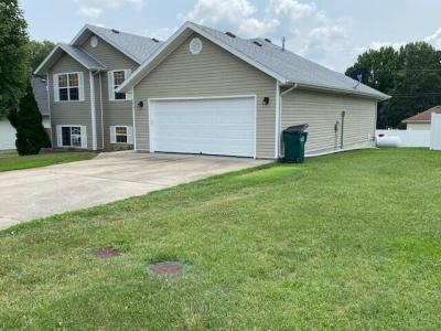 103 Penzance Street, Monett, Missouri 65708, USA