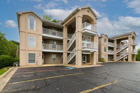 720 Fall Creek Drive 3, Branson, Missouri 65616, USA